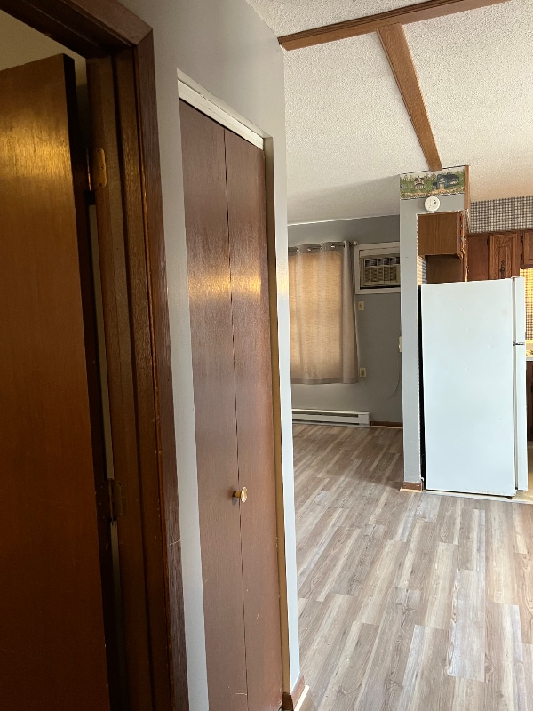 Building Photo - 504 Main St