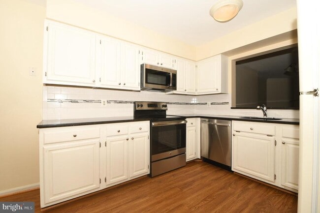 Building Photo - 7802 Mistic View Ct