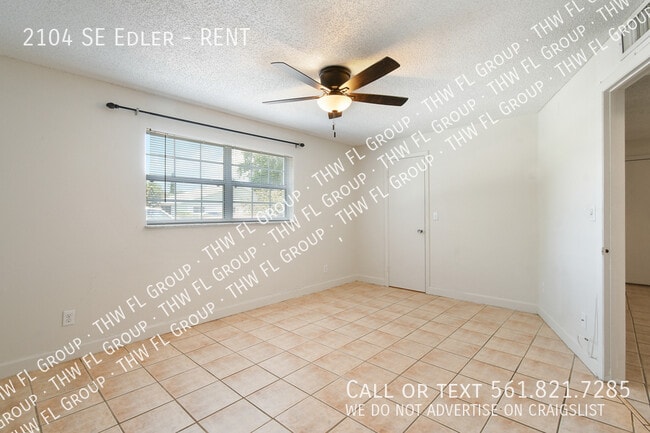 Building Photo - 2104 SE Edler Dr