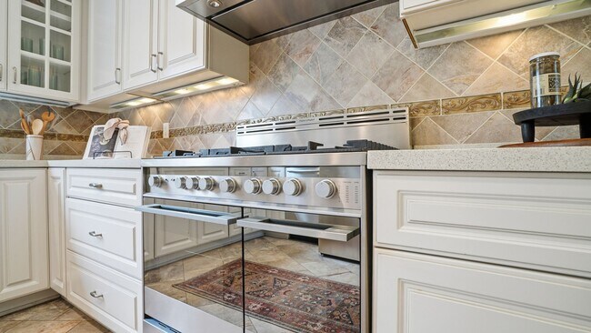 Building Photo - FALL IN LOVE with Ranch Style Living!