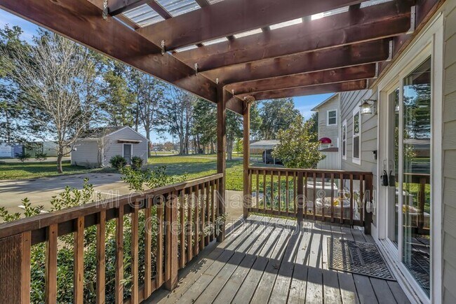 Building Photo - 2543 Summit Ct