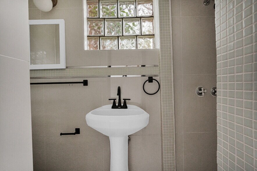 Building Photo - 751 NE 122nd St