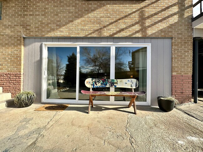 Building Photo - 4544 W Nevada Pl