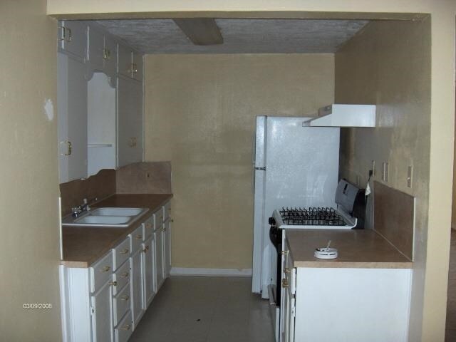 Building Photo - 2211 NW Crosby Ave