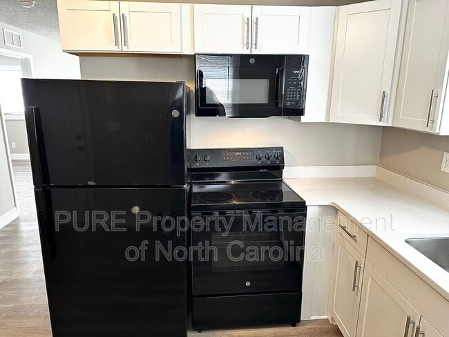 Building Photo - 208 S Lexington Dr