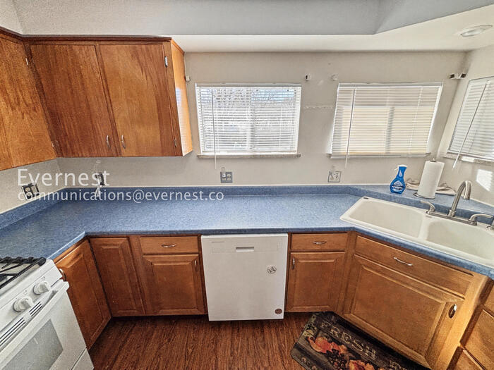 Building Photo - 3366 W 55th Pl