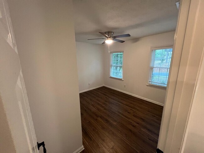Building Photo - 4008 Rock Mill Dr