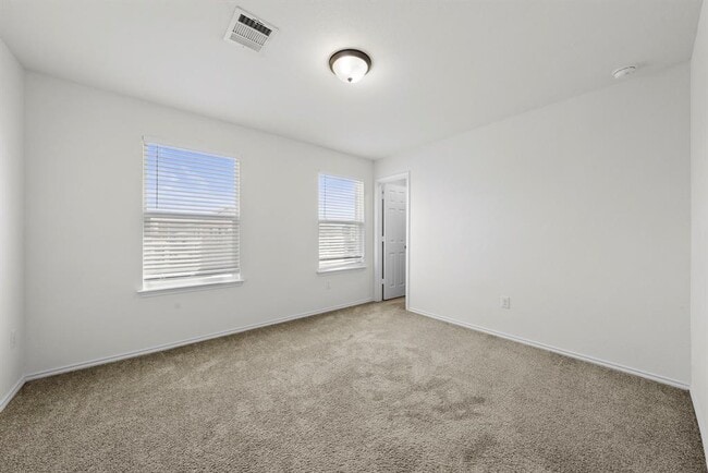 Building Photo - 544 Ayinger Ln