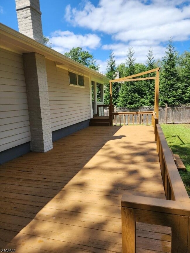 Building Photo - 23 Old Farm Rd