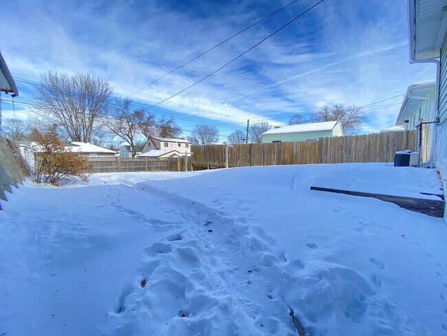 Building Photo - 1877 22nd St NW