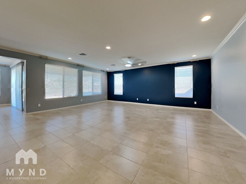 Building Photo - 24598 W Concorda Dr