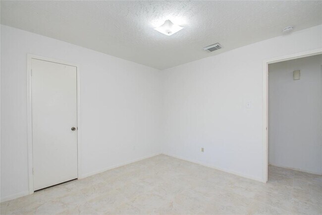 Building Photo - 11527 Sagewillow Ln