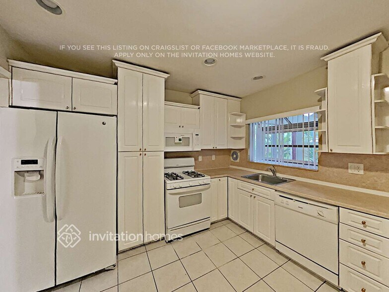 Building Photo - 9620 Thanksgiving Dr