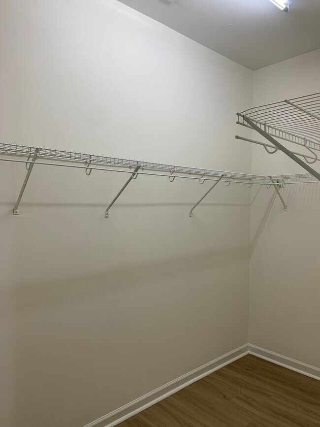 Building Photo - $500 OFF 1ST MONTHS RENT! 3 Bedroom 2 Bath House Available now on Charter Drive