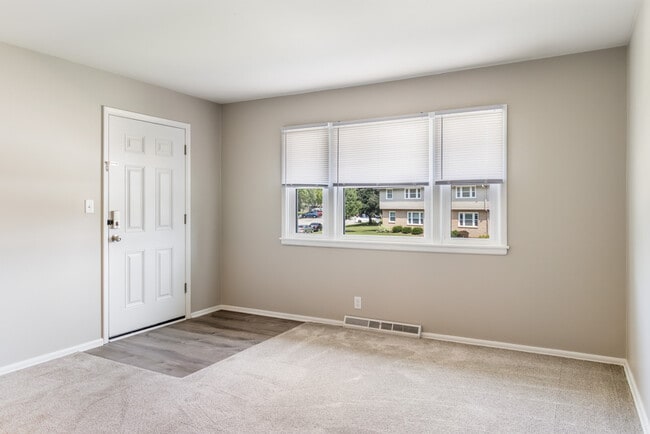 Building Photo - 7215 Euston St