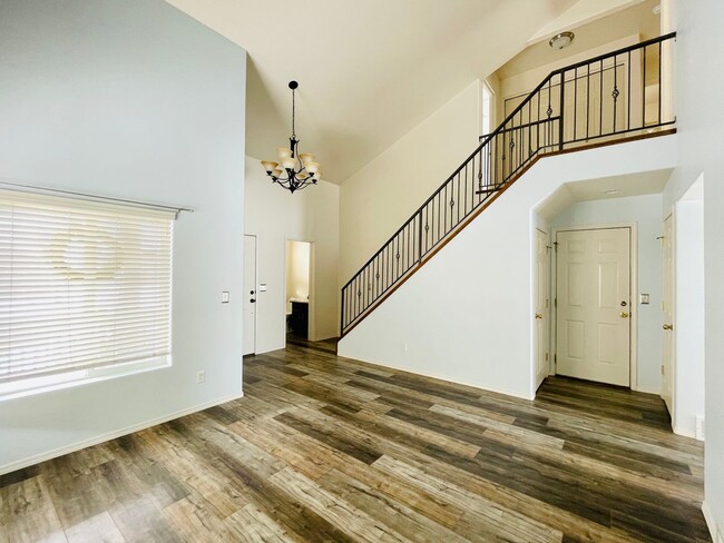 Building Photo - Beautiful Single Family Home Available Soon!