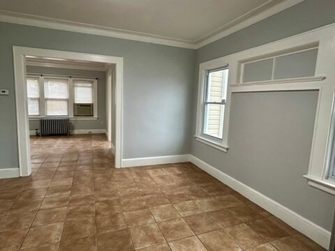 CROWN MOLDING - 227 N 15th St