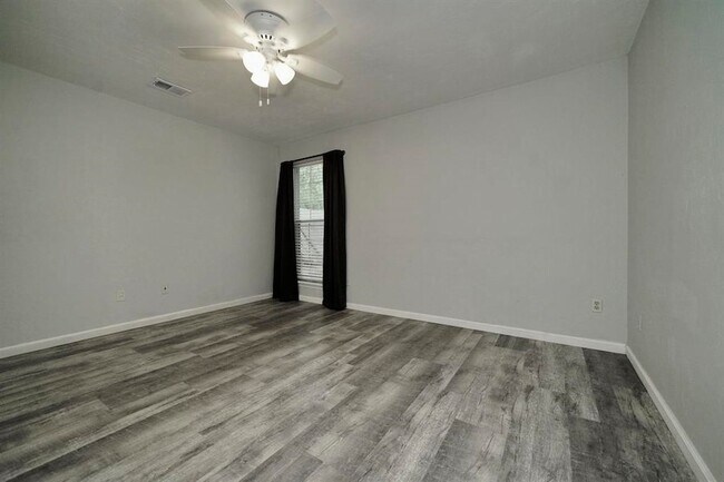 Building Photo - 3421 N Carnation Ct