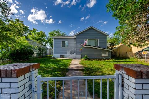 Primary Photo - 1579 W Maple Ave