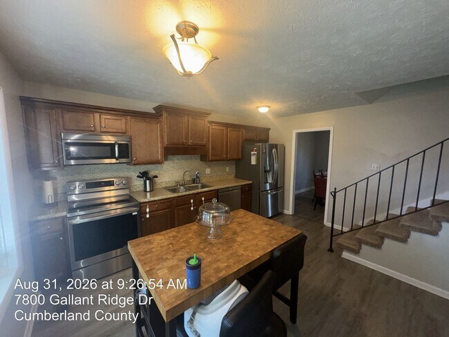 Building Photo - 7800 Gallant Ridge Dr