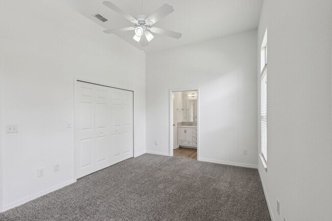 Building Photo - 142 Devon Cir
