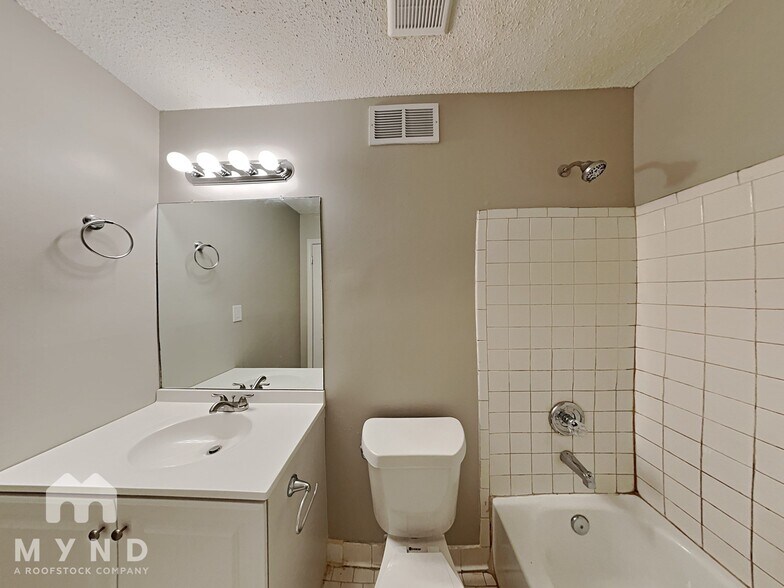 Building Photo - 4912 Summitridge Dr