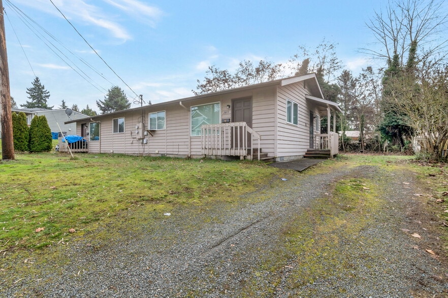 Building Photo - 2815 NE 7th St