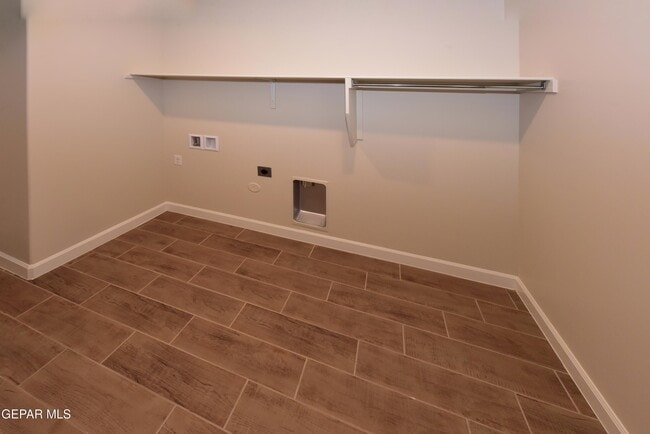 Building Photo - 705 Paseo De La Reina St