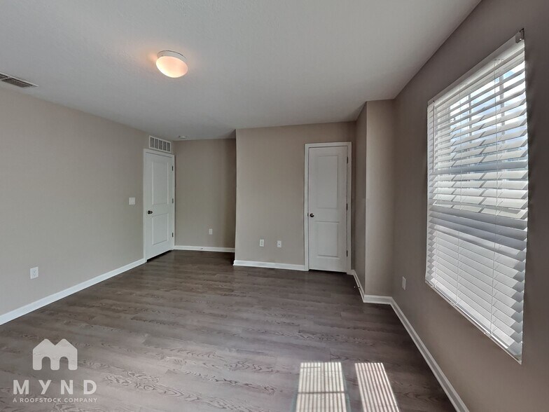 Building Photo - 752 Henley Ct