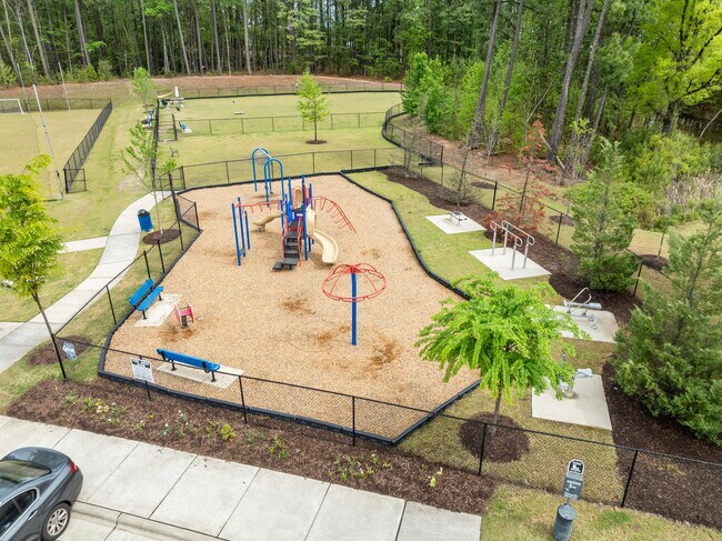 Building Photo - 1039 Commack Dr