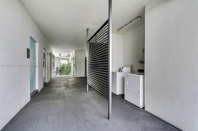 Building Photo - 300 Galen Dr