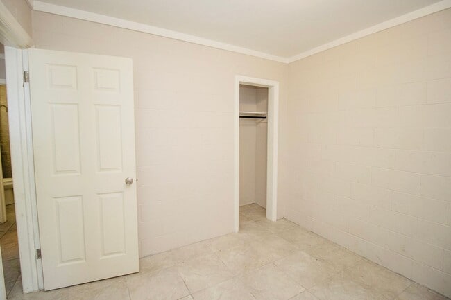 Building Photo - 2 Bedroom, 1 Bath in The Lyon St. Neighborhood -