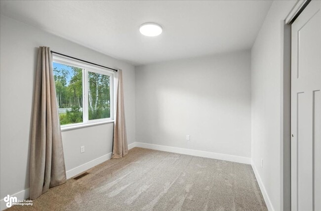 Building Photo - New & Upgraded 4BD Home!
