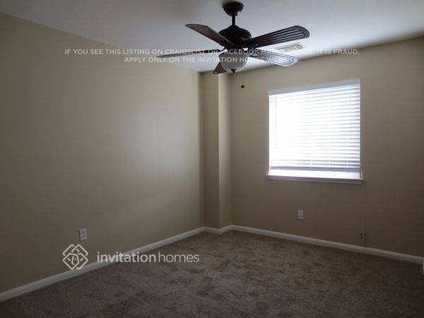 Building Photo - 6935 Moss Boulder Dr