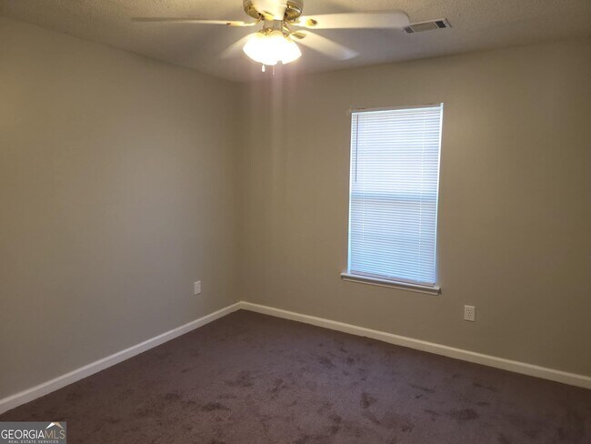 Building Photo - 4365 White Pines Ct