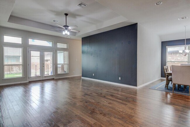 Building Photo - 216 Allegrini St