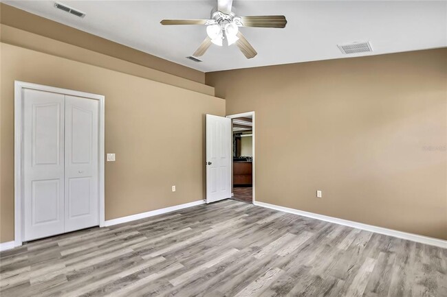 Building Photo - 12320 Papercraft Ave