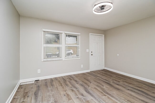 Building Photo - Renovated 3-Bed Gem in Southwest Atlanta