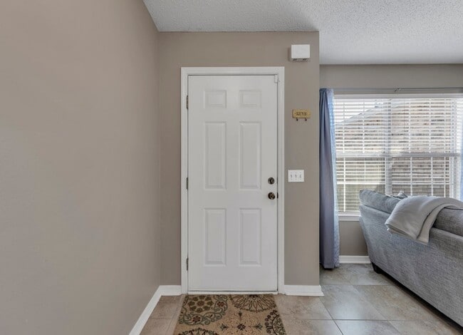 Building Photo - Renovated 3BR/2BA All-Brick Home | South C...