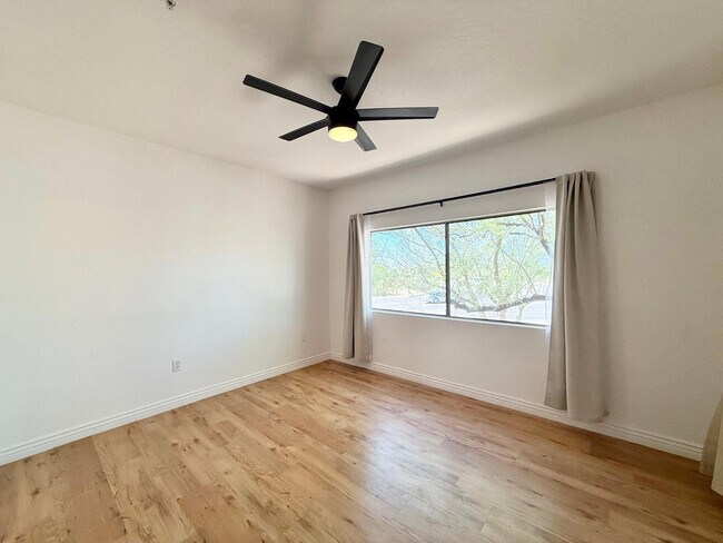 Building Photo - 16801 N 94th St