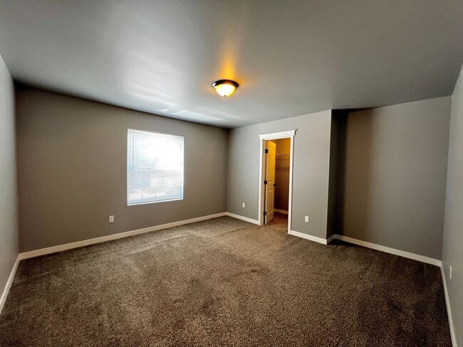 Building Photo - 7433 Saddlebrook Lp