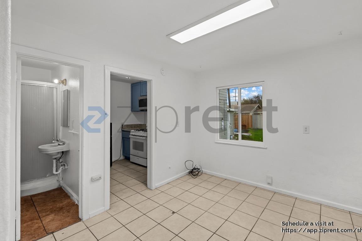 Building Photo - 1323 Monterey Ave