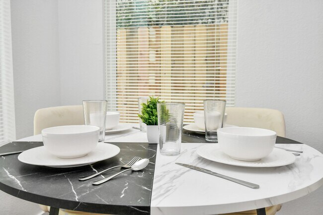 Building Photo - 7129 Sidney St