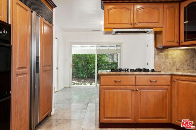 Building Photo - 3401 Alginet Dr