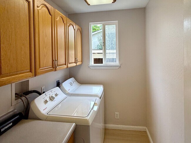 Building Photo - Updated 3 Bedroom 1 Bath West San Jose Gem! Campbell Union Schools!