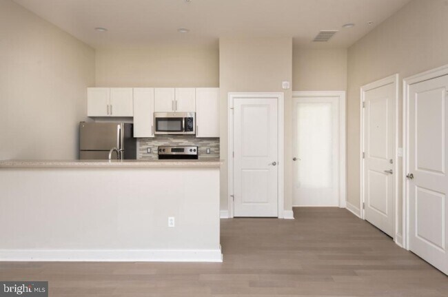 Building Photo - 235 N Christopher Columbus Blvd