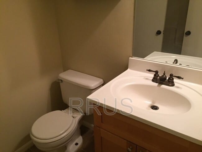 Building Photo - 275 Juliet Ln SW