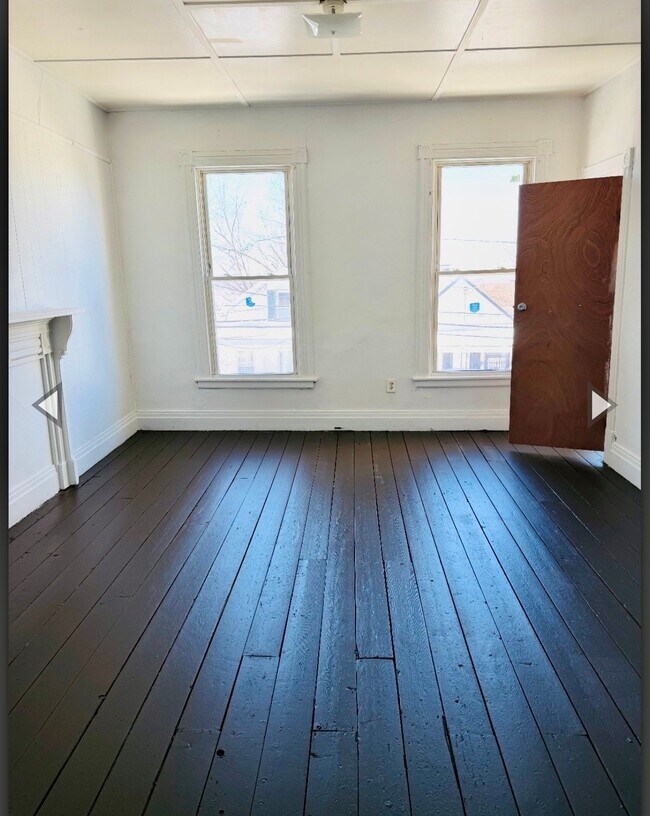 Building Photo - 362 9th St