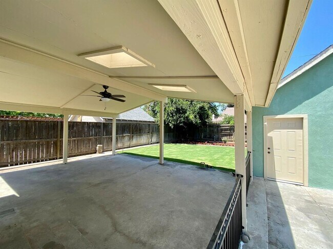 Building Photo - Charming 3 Bedroom in Historical Tower District