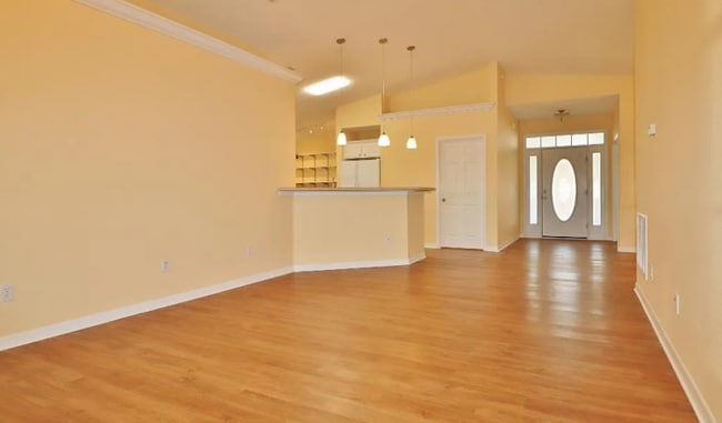 Building Photo - 4 bedroom in Jacksonville FL 32246